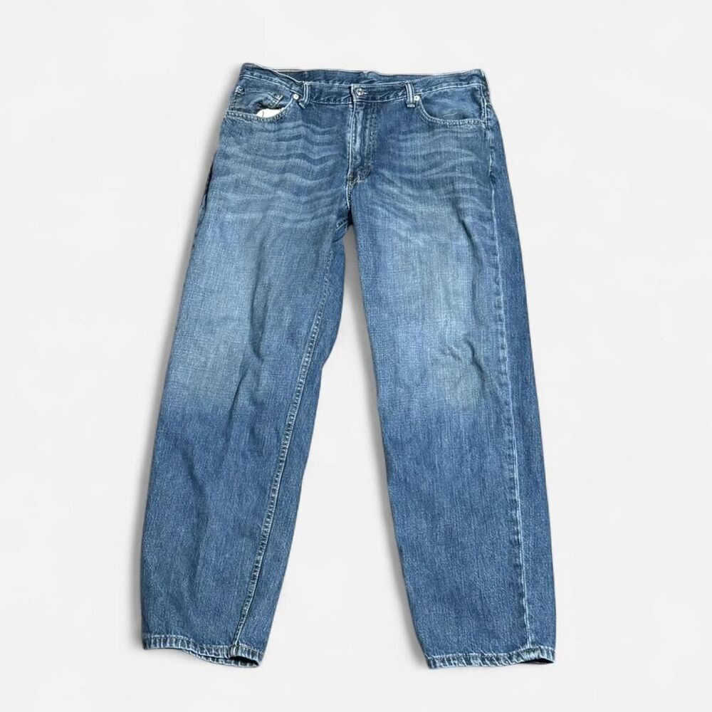 Levi’s blue straight leg 550 W36 L30 (width 16-1/2in, length 39in)